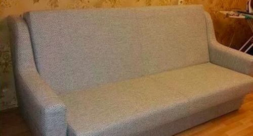Перетяжка дивана. Севастопольская